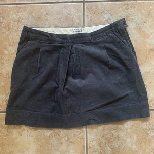 Midi skirt with pockets.